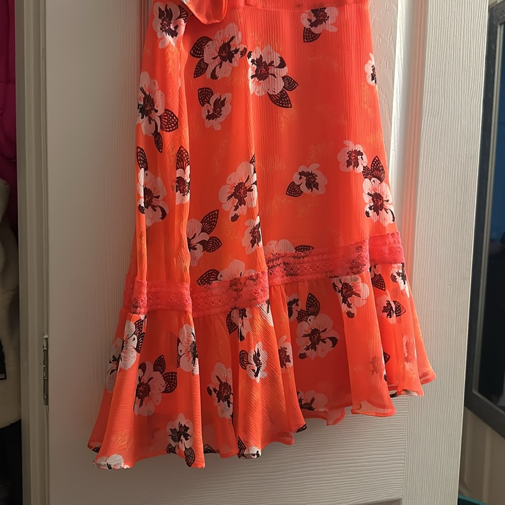 Dress 🧡🧡 - Picture 2 of 3